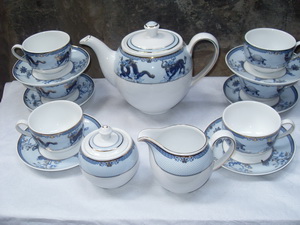 Bộ bình trà 1,1L Tứ linh