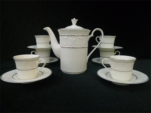 Bộ bình trà 0,8L TULIP nổi chỉ bạc