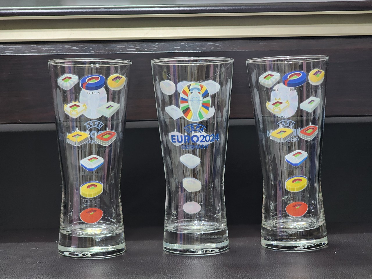 In chữ và hình ảnh lên ly cốc thủy tinh theo yêu cầu